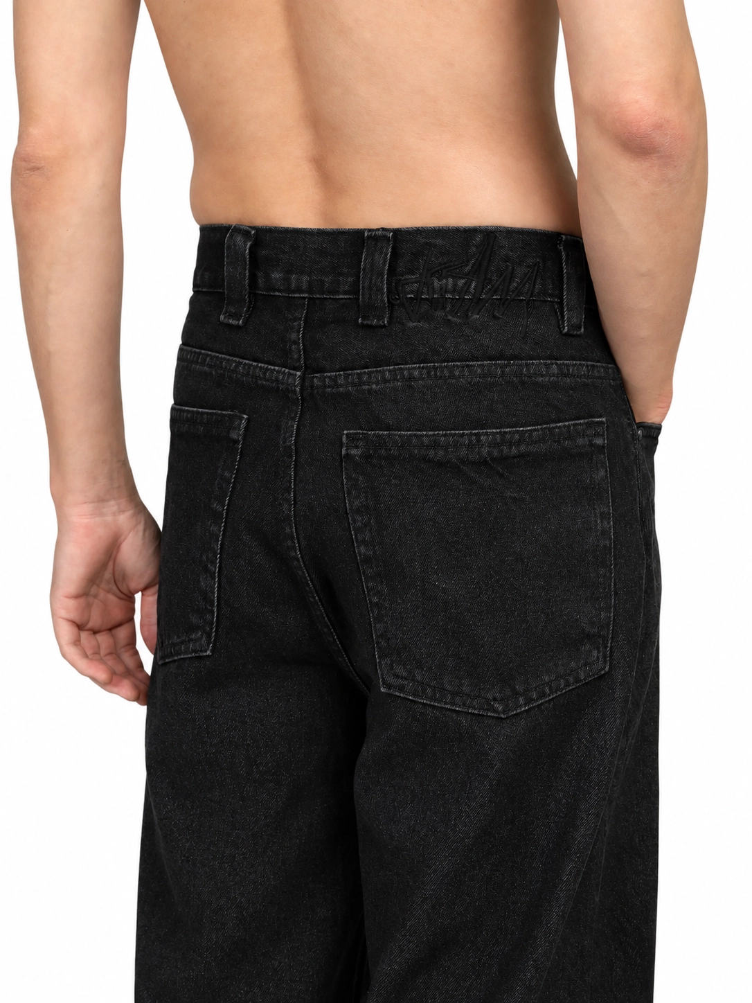 BLACK RAW JEANS