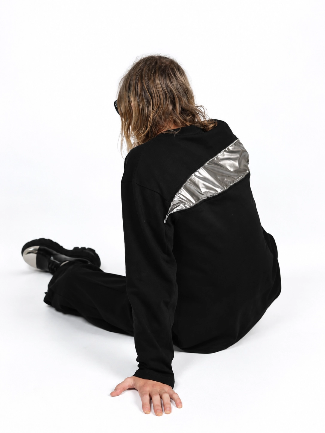 BACKSIDE ZIP TEE BLACK CLR