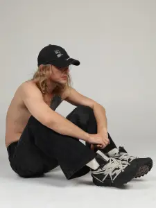 MILD WASH BLACK DENIM