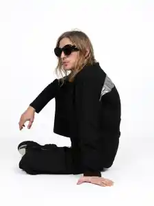 BACKSIDE ZIP TEE BLACK CLR